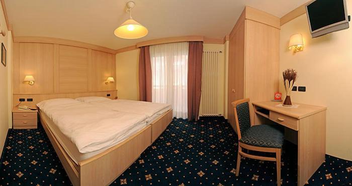 Hotel Pareda Canazei Szoba fotó